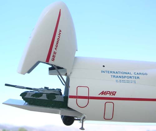  # antp092a            An-225 with T-80 tanks additional pictures 3