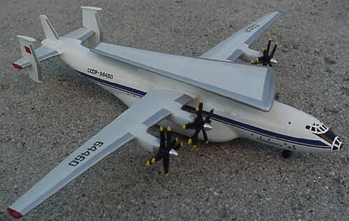  # antp130            An-22 carrier of An-124 wing 1