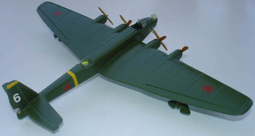  # zhopa052            Zveno TB-3 bomber with two I-16 fighters 2