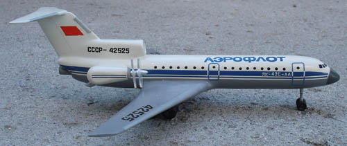  # zhopa051            Yak-42LL 2