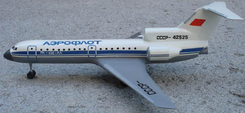  # zhopa051            Yak-42LL 4
