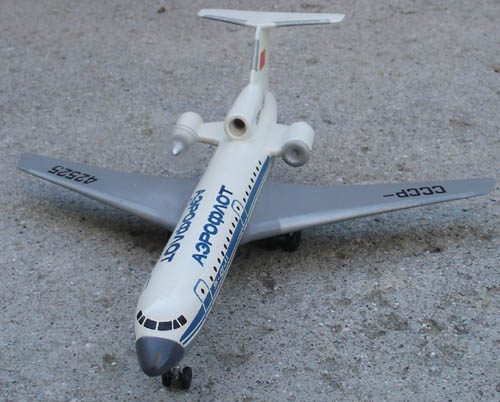  # zhopa051            Yak-42LL 5