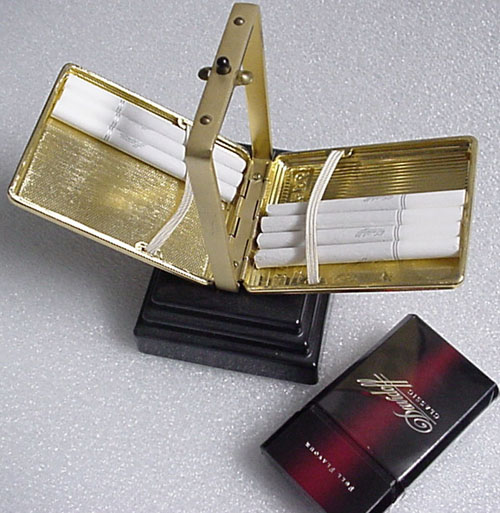  # un260            Vostok cigarette holder-desk music box 3