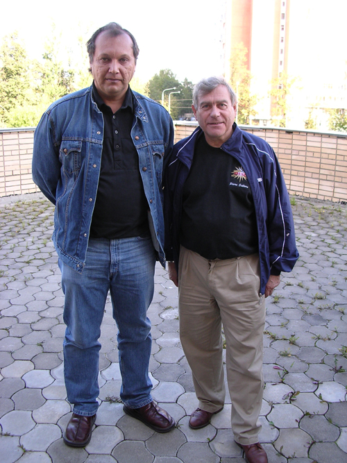  # fp079            Soyuz T-9/Salyut-7 flag patch of Alexandrov 3