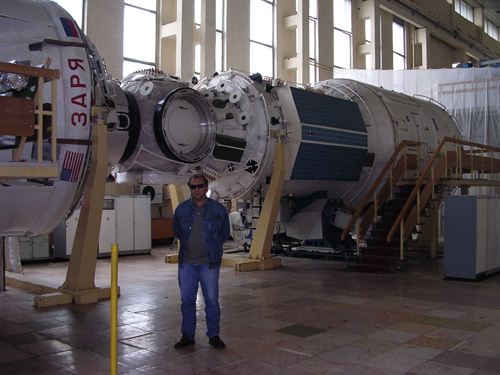  # ci299            Photos near ISS and MIR space stations in Cosmonaut Training Center 1