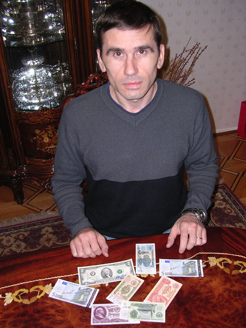  # ma412            Two American dollars bill flown on ISS 4