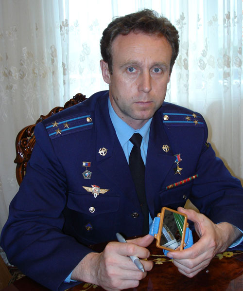  # mir550            Orlan EVA mirror flown on MIR 3