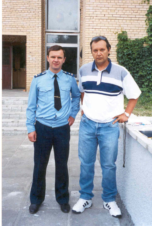 # ic640            September 2001, Photo with Yuri Gidzenko 1