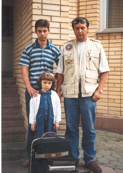  # ic800            With cosmonaut A.Levchenko family 1