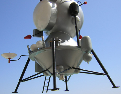  # sm199a            Lunar Lander 5