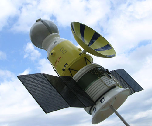  # sm217            Zond-6 circumlunar fly-by ship. 1