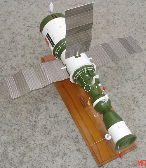  # sm007            Salyut-6/Soyuz Space Station model 2