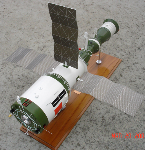  # sm007            Salyut-6/Soyuz Space Station model 3