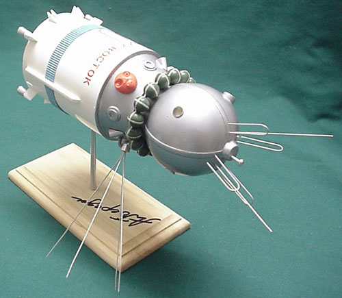  # sm125            Vostok spaceship presentation model 1