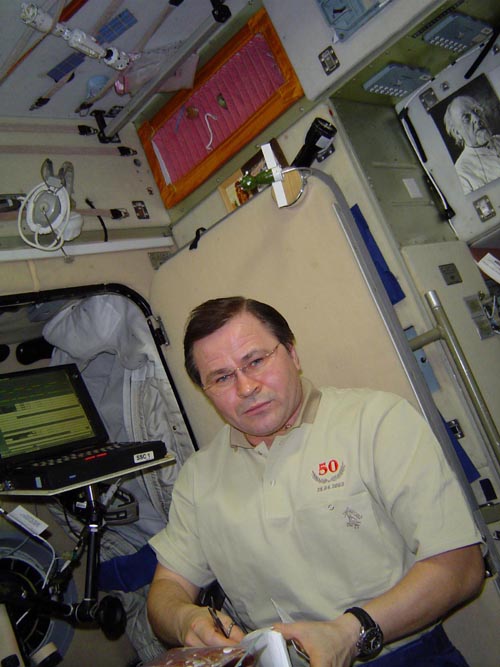  # sm010a            Soyuz TMA model on board of ISS 3