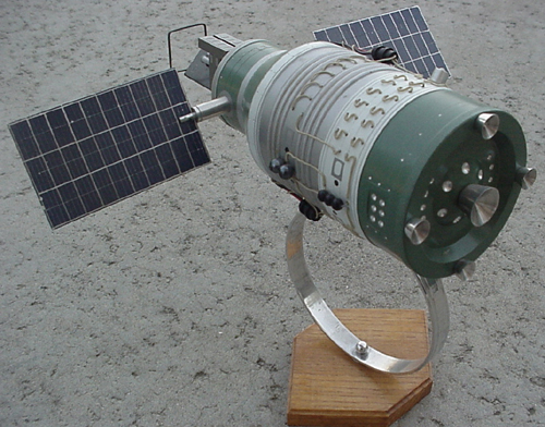  # sm492            DOC-7 Laser weapon space station model 2