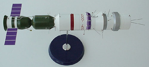  # sm211            Advanced 1963 proposal for a manned Lunar flyby mission 1