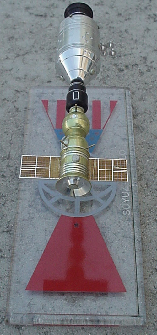  # astp113            ASTP linked ships metal model 2