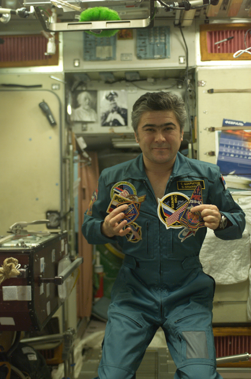  # spp099a            ISS-10, Soyuz TMA-5 patches on board station 1