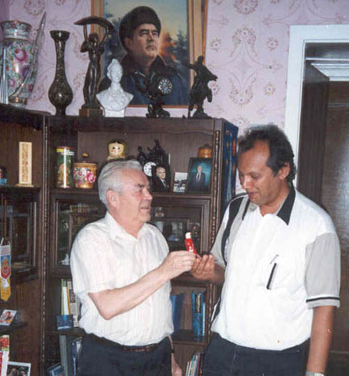  # adsk149            Vostok cosmonaut ceramic sculpture from Vostok-3 cosmonaut Nikolayev 2