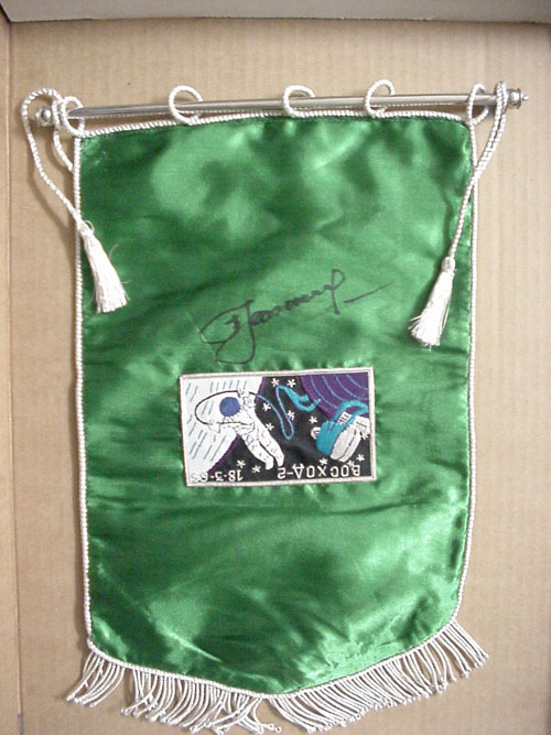  # pnt106            A.Leonov autographed Voskhod-2 pennants 1