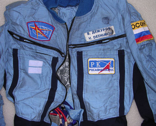  # h051            STS-105/STS-108/ISS flown Penguine suit of Dez 1