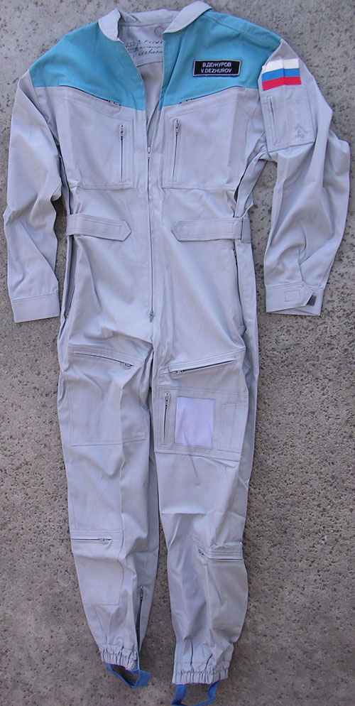  # h051a            STS-105/ISS-3/STS-108 flown suit of V.Dezhuro 2