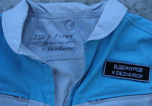  # h051a            STS-105/ISS-3/STS-108 flown suit of V.Dezhuro 3