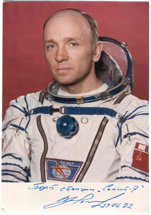  # pf120            Soyuz T-5/Salyut-7 V.Lebedev 211 days flown p 1