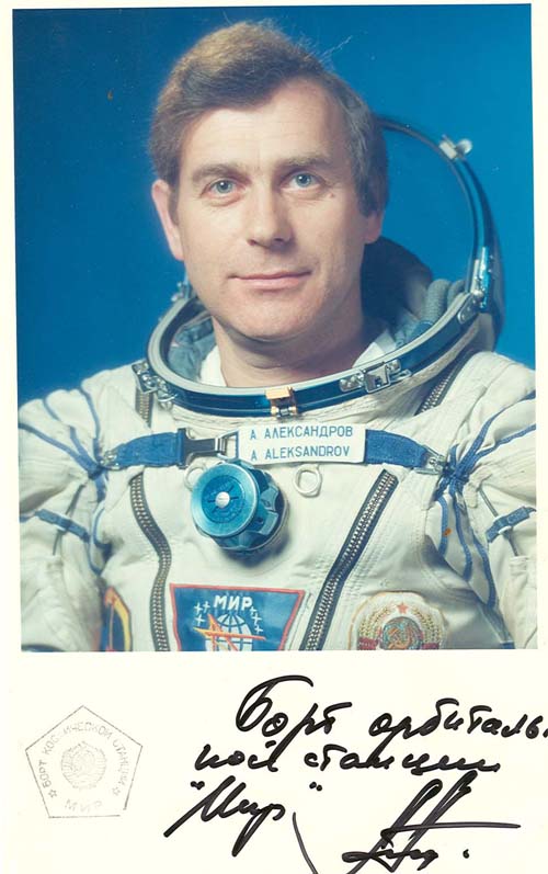  # fpit090            Flown on MIR photo of cosmonaut A.Alexandro 1
