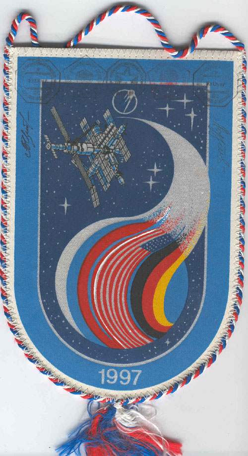  # fpit251            Soyuz TM-25/MIR flown pennant from cosmonau 1