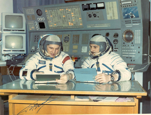  # soy251            Cosmonauts Volynov-Zholobov (Soyuz-21) during training 1