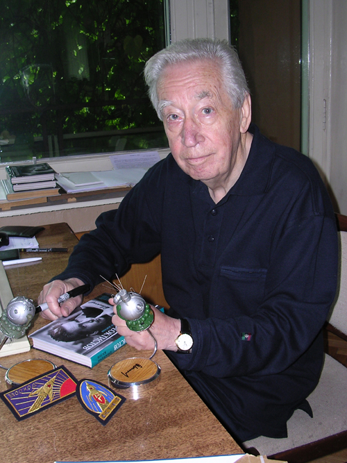  # cwa102            Konstantin Feoktistov book Trajectory of Life 2